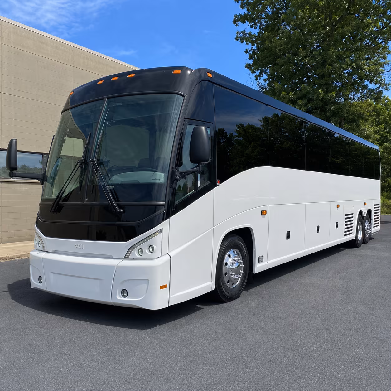 cascades amphitheater buses from portland
